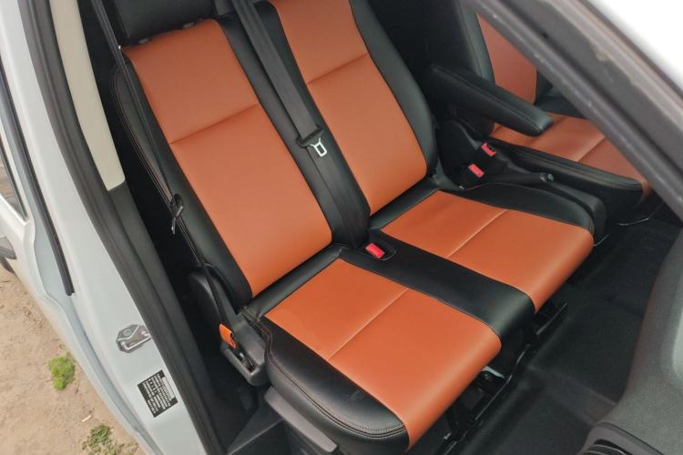 Used Ford Transit 2019 2.0T Diesel Multi-Purpose Commercial Vehicle Mid-Drive Mid-Roof 6-Seater China VI Standard
