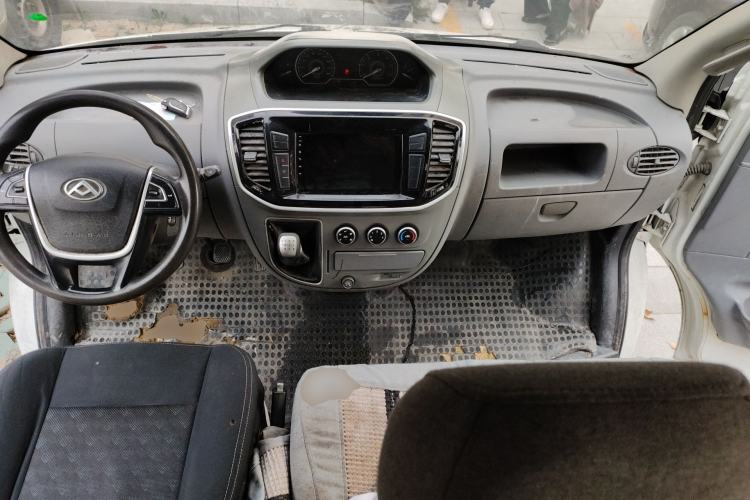 Used SAIC MAXUS Xintu V80 2019 2.5T Classic Version 6-Speed Manual – Aoyuntong Modified Long Wheelbase Mid-Height 7-Seater Center Console