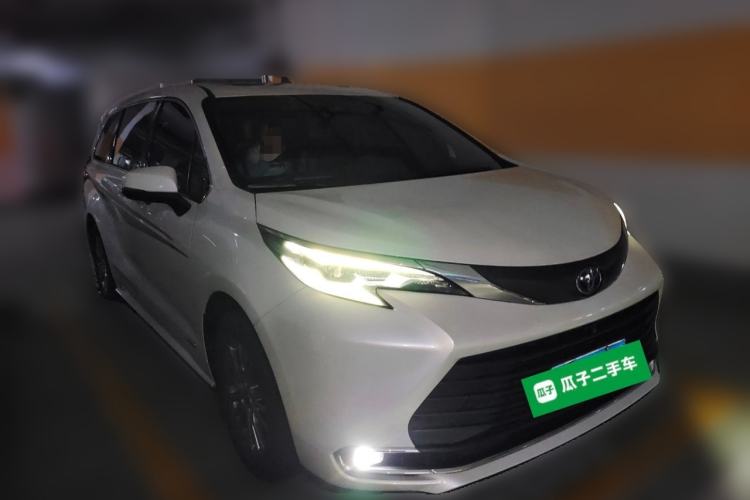 Used Toyota SIENNA 2021 2.5L Hybrid Premium Edition