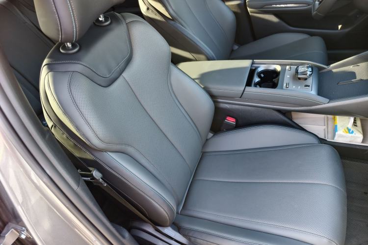 Used BYD Qin L 2025 DM-i Smart Drive 80KM Leading Model Right Front Seat