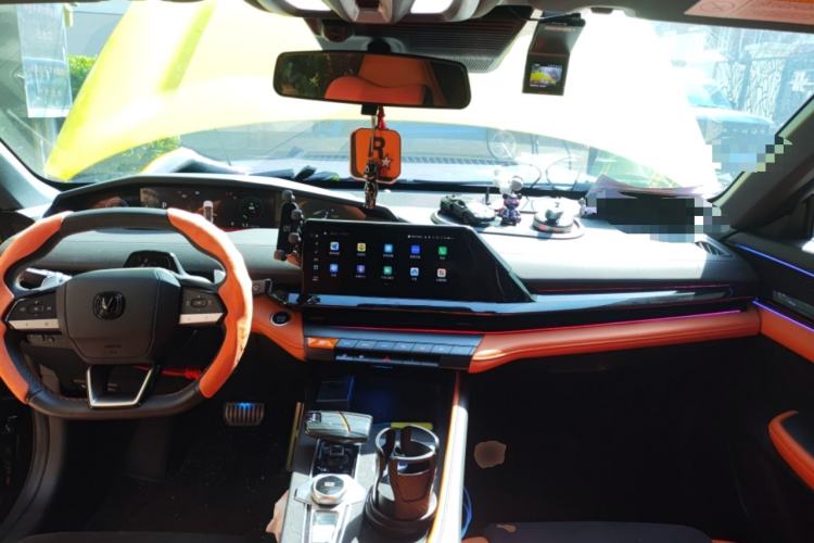 Used CHANGAN UNI-V 2023 1.5T Sport Edition Center Console