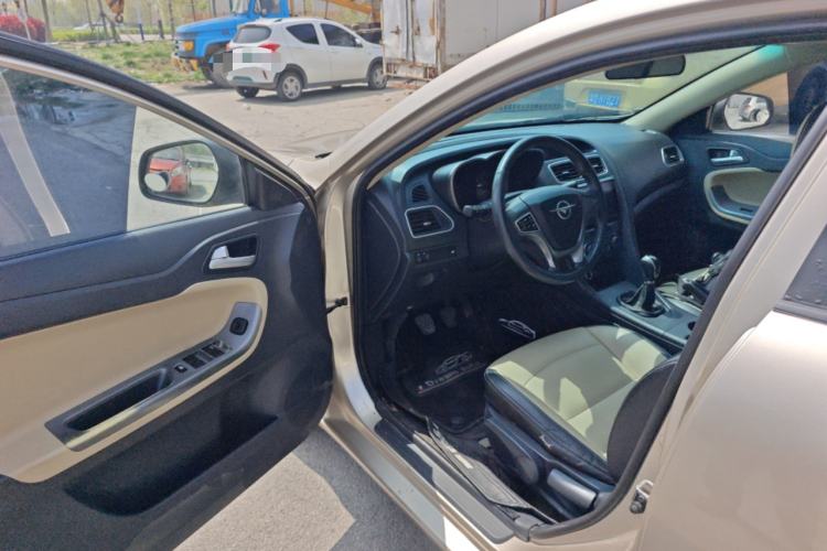 Used Haima Fumei 2015 1.6L Manual Prestige Model Driver Seat