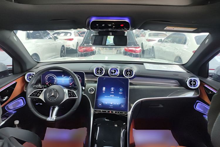 Used Mercedes-Benz GLC 2023 GLC 260 L 4MATIC Dynamic Edition 5-seater Center Console