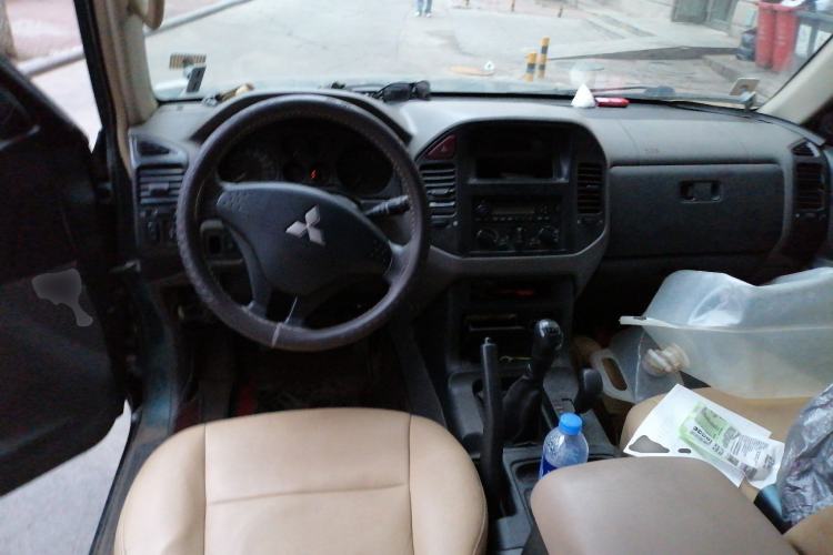 Used Mitsubishi Pajero 2011 V73 3.0L MT GL