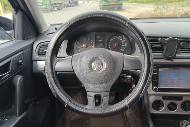 Used Volkswagen Lavida 2015 1.6L Manual Fashion Edition Steering Wheel