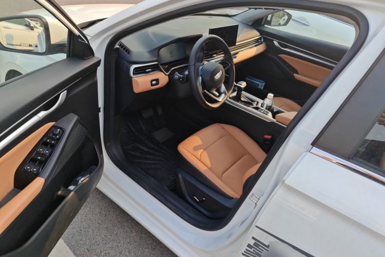 Used Geely Auto Emgrand 2025 4th Generation 1.5L CVT Flagship Version Driver Seat