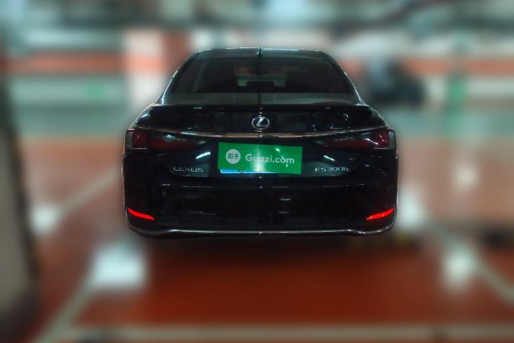 Used Lexus ES 2020 300h Premier Edition