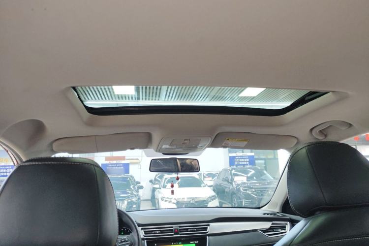 Used Roewe i5 2020 1.5L Automatic 4G Connect Luxury Flagship Edition
