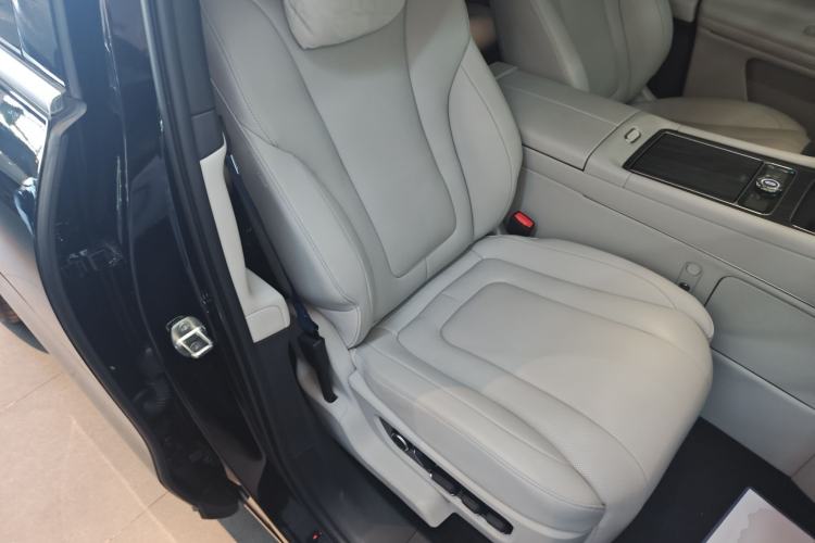 Used Hima AITO M9 2024 Range-Extended Max Edition 42 kWh 6-Seater Version Right Front Seat