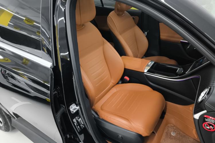 Used Mercedes-Benz GLC 2023 GLC 260 L 4MATIC Luxury Model 5 Seats Right Front Seat