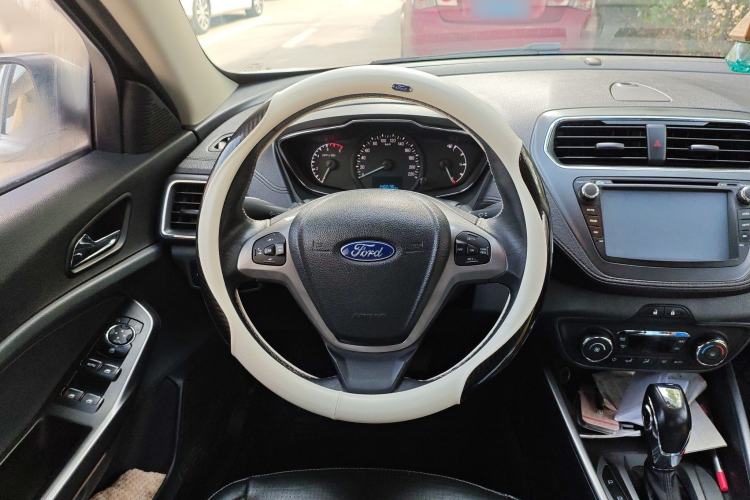Used Ford Escort 2015 1.5L Automatic Fashion Model