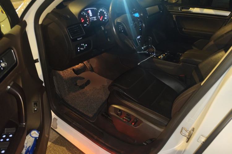 Used Volkswagen Touareg 2016 3.0 TSI Ignis Edition Left Front Seat