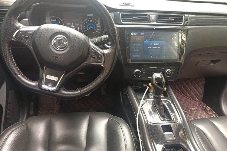 Used Dongfeng Fengon 580 2016 1.5T CVT Comfort Model Center Console