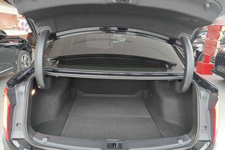 Used Hongqi E-QM5 2022 431 km Charge & Enjoy Edition
