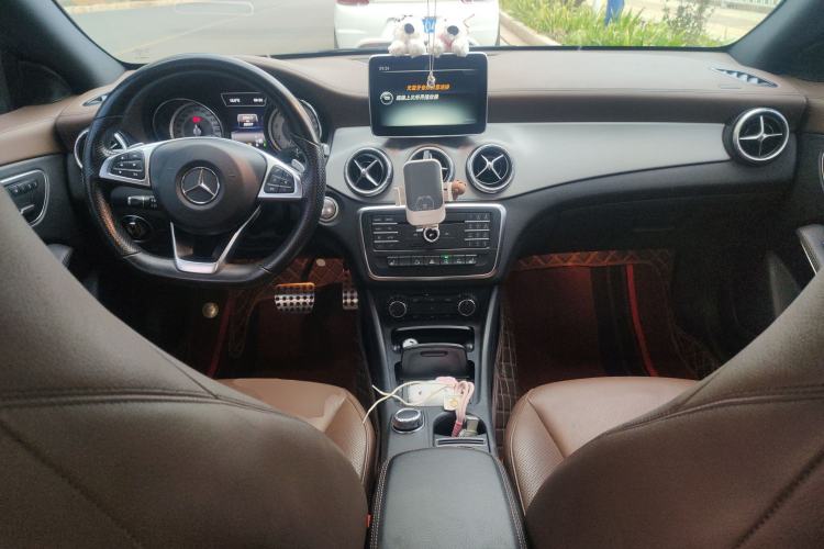 Used Mercedes-Benz CLA 2014 CLA 260 4MATIC Center Console