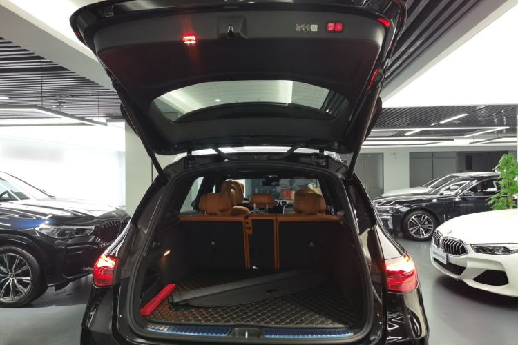 Used Mercedes-Benz GLC 2023 GLC 260 L 4MATIC Luxury Model 5 Seats