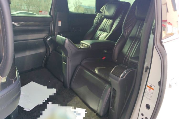 Used Lexus LM 2020 300h Four-Seat Grand Edition Interior 4