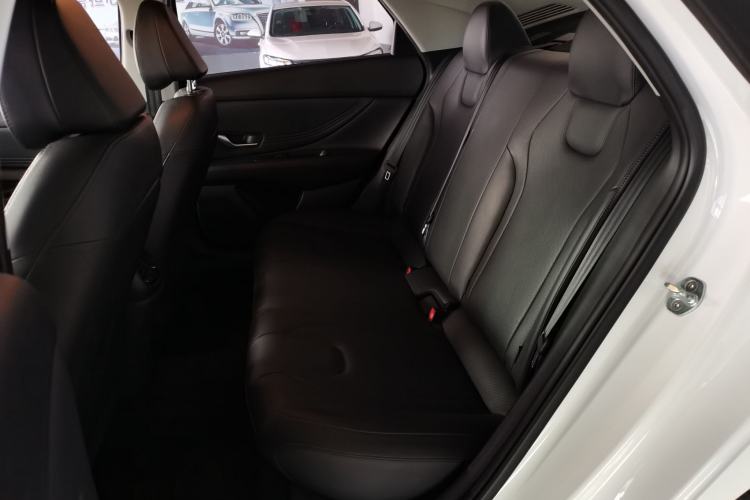 Used Hyundai Elantra 2022 1.5L CVT LUX Prestige Edition Left Rear Seat