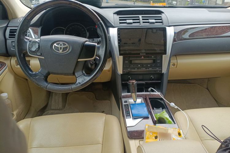 Used Toyota Camry 2015 2.0G Premier Edition Center Console