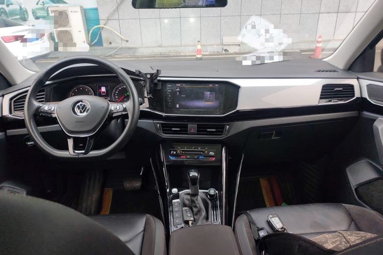 Used Volkswagen Tayron 2021 280TSI Two-Wheel Drive Luxury Smart Connectivity Version Center Console