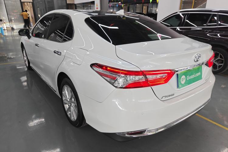 Used Toyota Camry 2023 2.0G Luxury Edition

