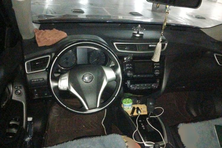 Used Nissan X-Trail 2015 2.0L CVT Comfort MAX Edition 2WD Interior 2