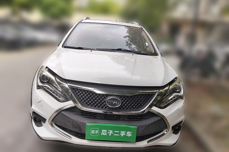 Used BYD Tang New Energy 2015 2.0T Four-Wheel-Drive Flagship Model
