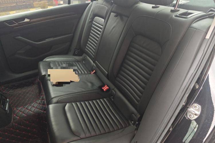 Used Volkswagen Magotan 2019 380TSI DSG Luxury Model China V Standard Left Rear Seat