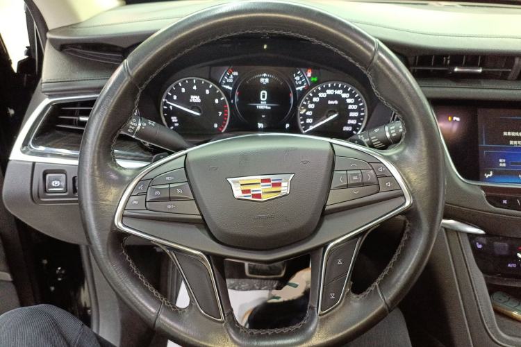 Used Cadillac XT5 2018 25T Luxury Model
