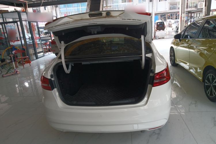 Used Ford Escort 2015 1.5L Automatic Fashion Model Trunk