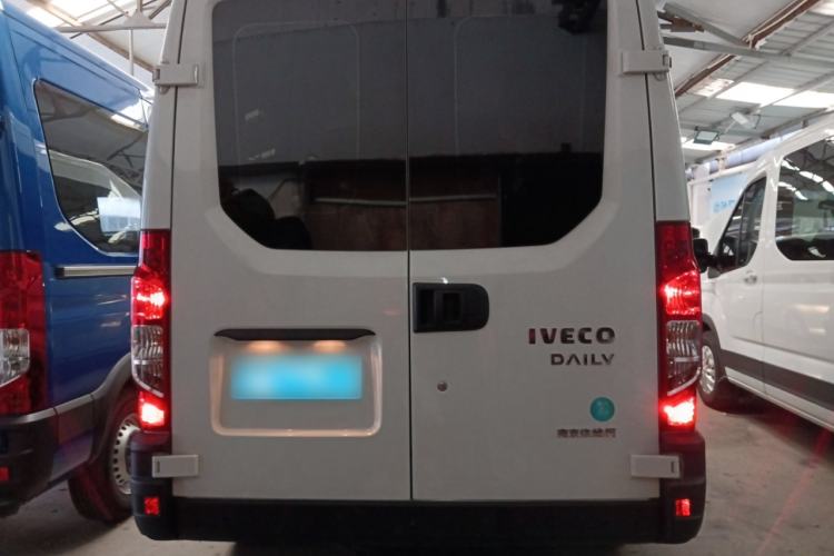 Used Iveco Eurocargo 2021 3.0T Automatic Super-Rui Long Wheelbase Short Overhang High Roof Manual Doors F1C