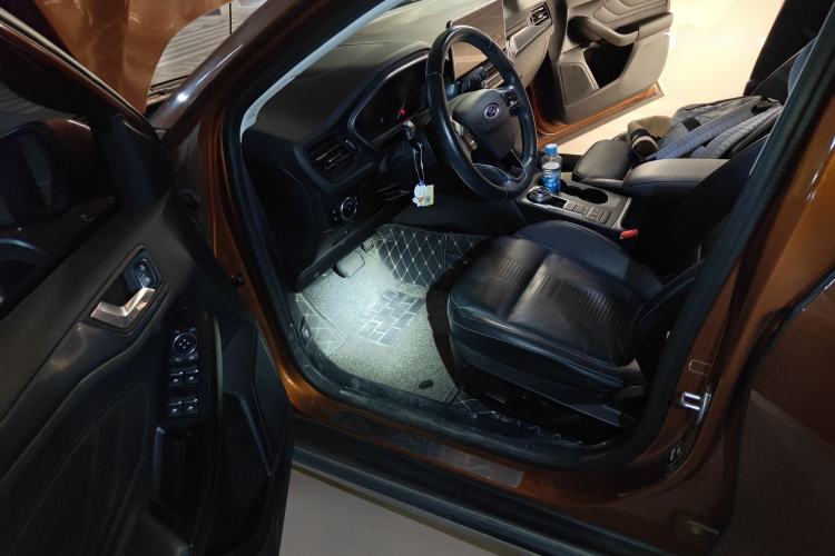 Used Ford Focus Active 2020 EcoBoost 180 Automatic Titanium Edition Driver Seat