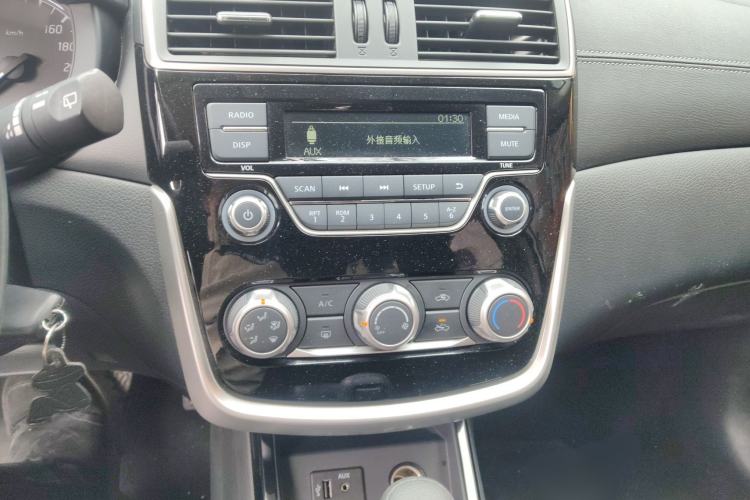 Used Nissan Tiida 2021 1.6L CVT Cool Edition Audio And AC Panel