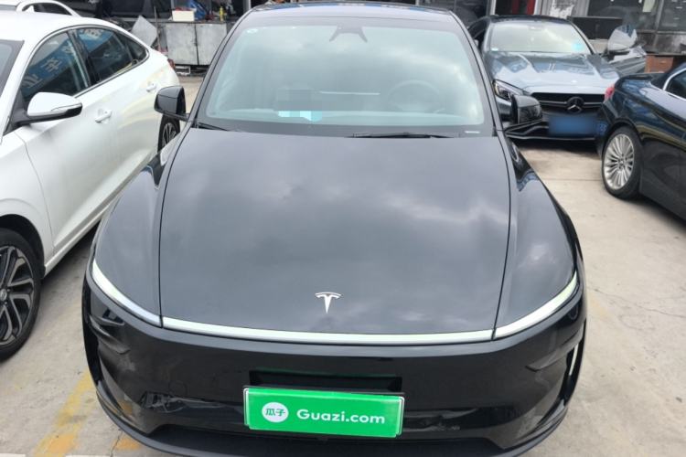 Used Tesla Model Y 2026 Rear-Drive Model
