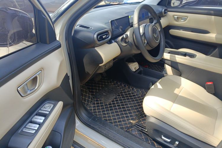 Used Wuling Bingo PLUS 2024 330 km Range Five-Seater Version
