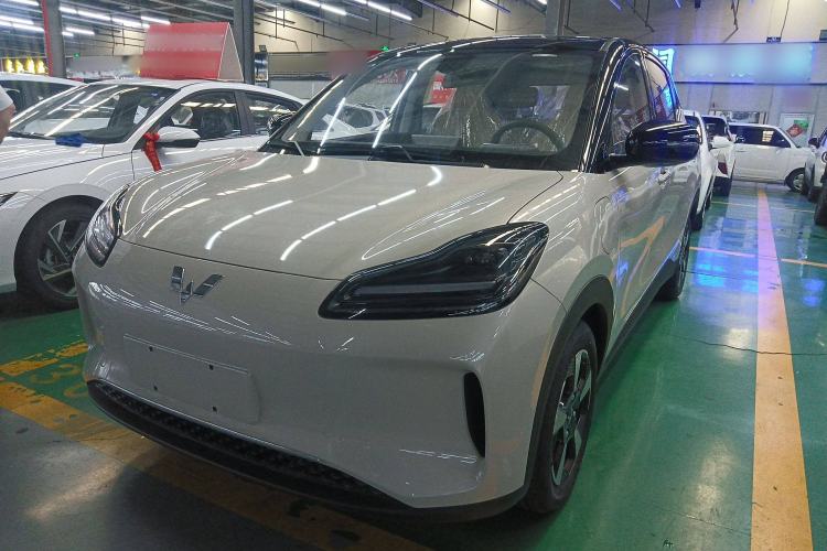 Used Wuling Bingo PLUS 2024 330 km Range Five-Seater Version
