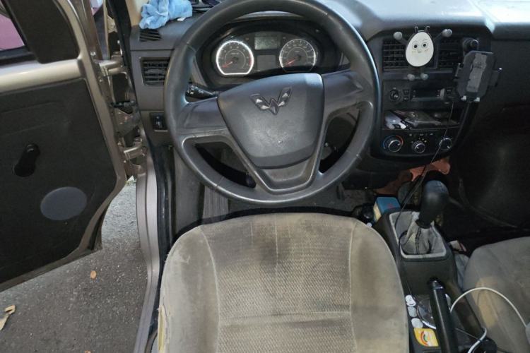 Used Wuling Rongguang S 2021 1.2L Base Model 7-Seater LSI
