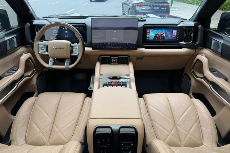 Used Formula Leopard 8 2025 Smart & Brave Flagship Edition 7 Seats Interior 2