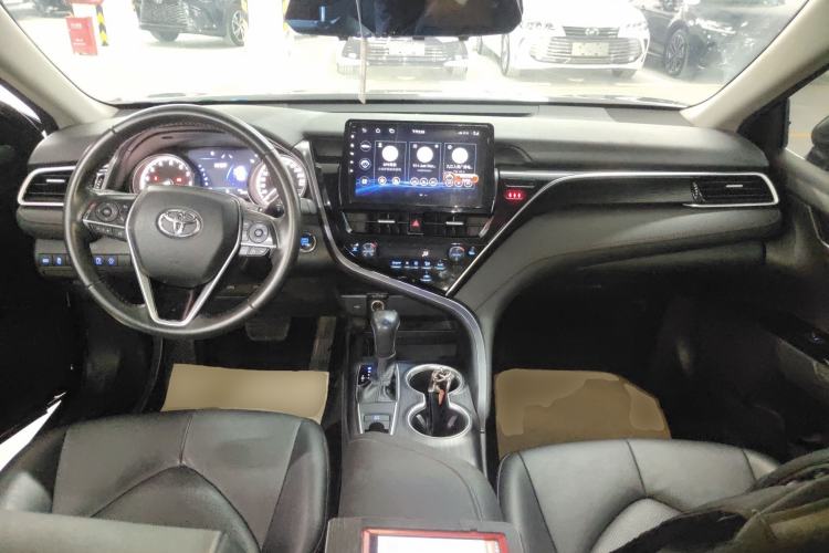 Used Toyota Camry 2021 2.0G Luxury Edition
