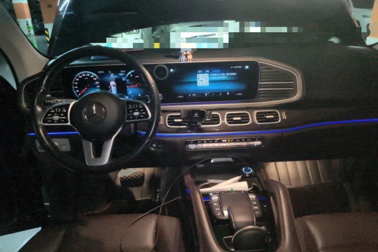 Used Mercedes-Benz GLE 2022 GLE 350 4MATIC Stylish Model Center Console