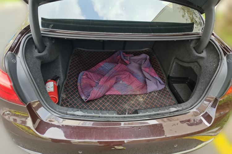 Used BMW 3 Series 2018 320Li Fashion Model Trunk