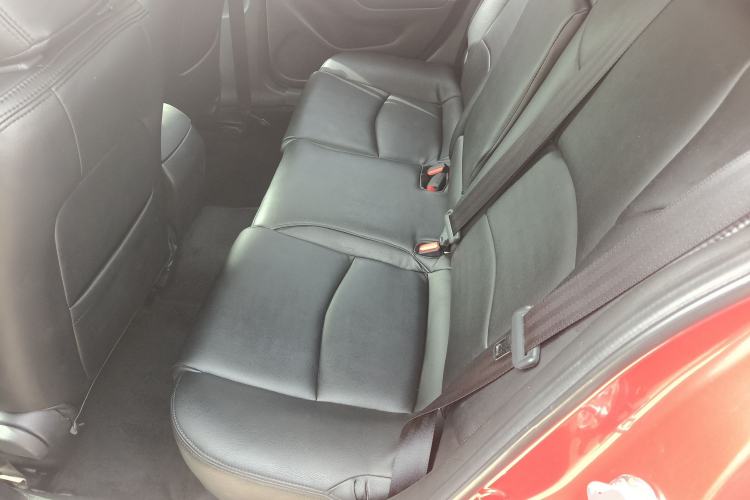 Used Mazda 3 Axela 2017 Sedan 1.5L Automatic Comfort Model Emission Standard China V
