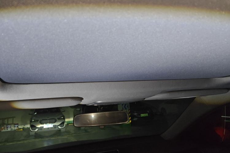 Used Toyota Avalon 2019 2.5L Touring Premium Version China VI Standard Headliner