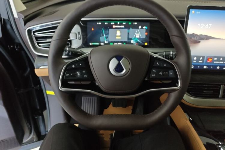 Used Denza D9 2024 DM-i 1050 Luxury Model Steering Wheel