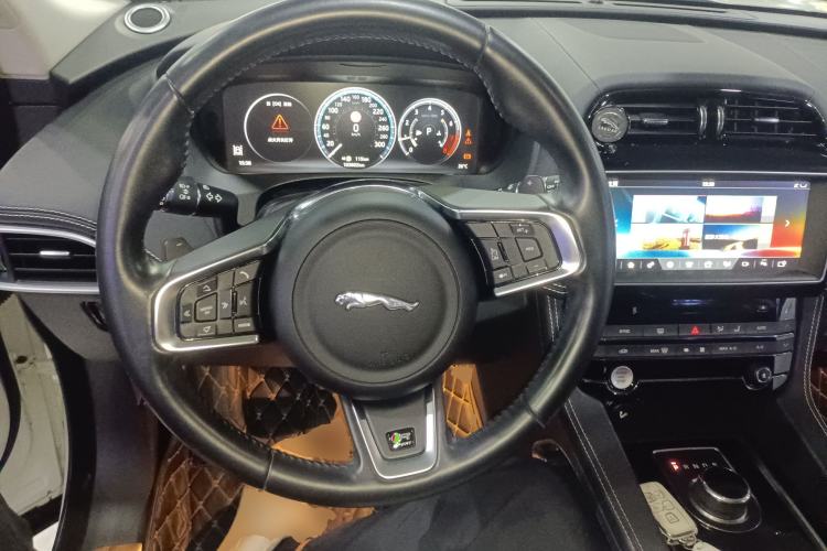 Used Jaguar F-PACE 2016 2.0T Two-Wheel-Drive R-Sport Sport Edition
