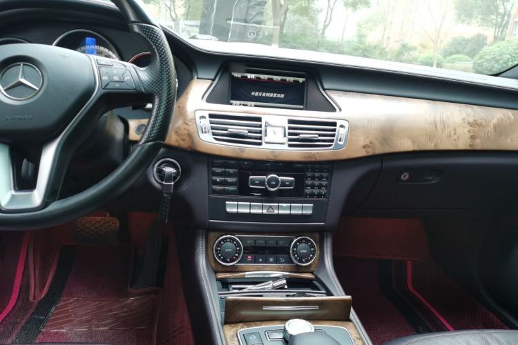 Used Mercedes-Benz CLS 2012 CLS 300 CGI Center Console