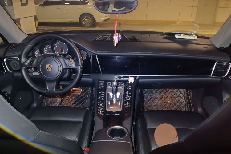 Used Porsche Panamera 2016 Panamera Edition 3.0T Center Console