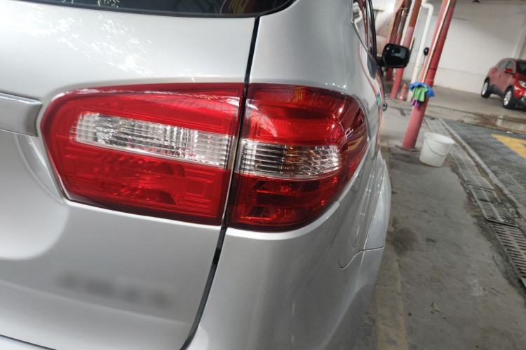 Used JMC Yusheng S350 2013 2.4T Automatic 2WD Diesel Luxury Edition 5 Seats