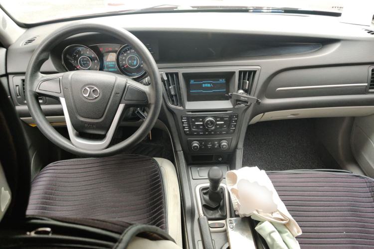 Used BAIC Senova D50 2014 1.5L manual standard version Center Console