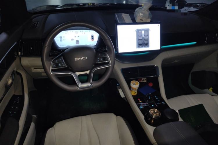 Used BYD Song PLUS New Energy 2025 EV 520km Premium Version Interior 2